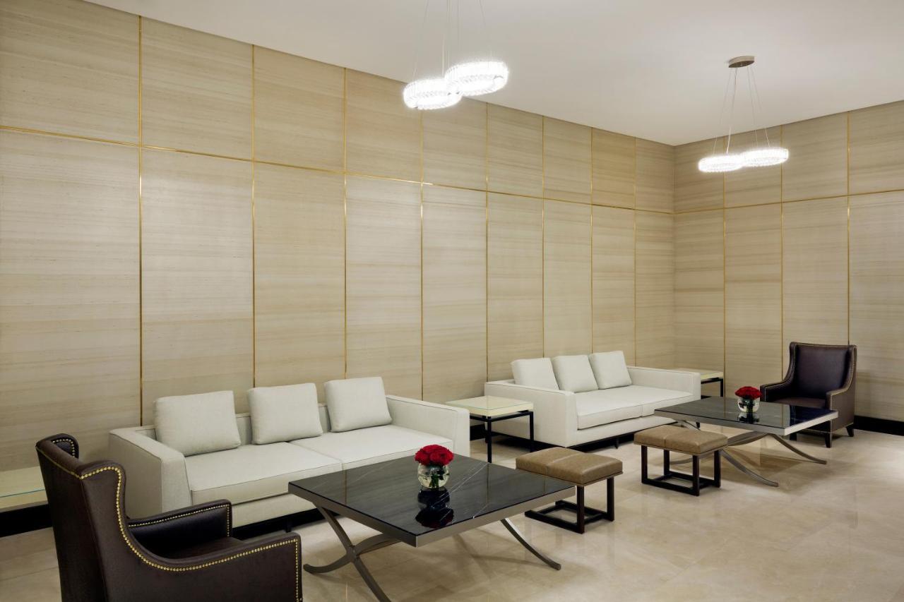 Grand Hyatt Al Khobar Hotel And Residences Luaran gambar The interior of the lounge